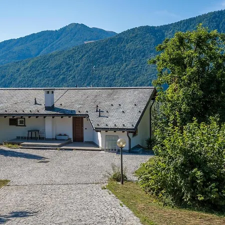 V Scarlicc Villa *